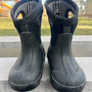 Black Kids Bogs Snow Boots- Size 7